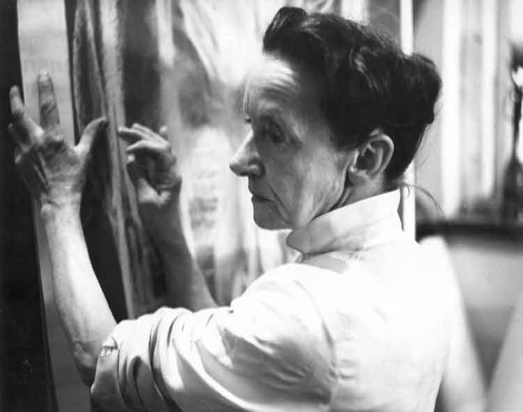 Heidi Herzog sketching in her Johannesburg studio in 1963 (Photo © Coen C. Oosthuysen, Johannesburg)