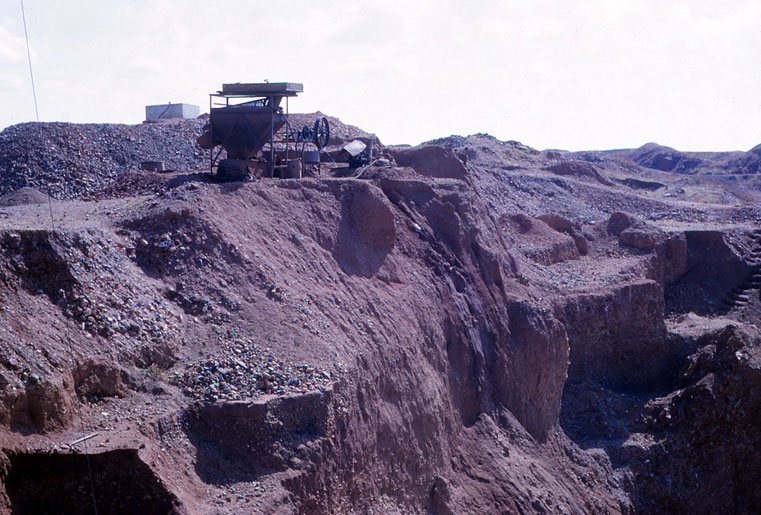 Abandoned alluvial diamond mine in Bakerville near Lichtenburg - May, 1966 (img.© The Haenggi Foundation Inc., Basel)